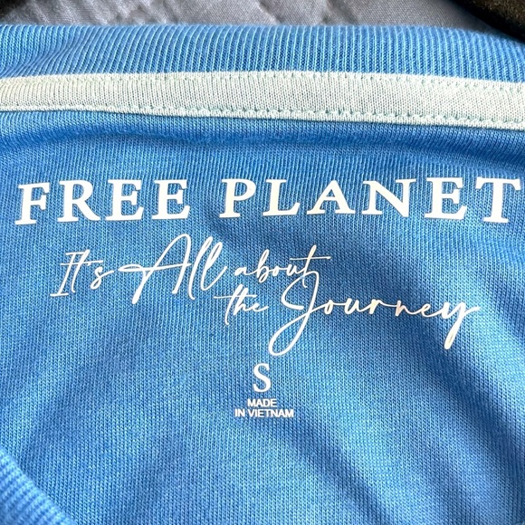 Men’s Free Planet blue and white striped short sleeve T-Shirt Size Small… - Picture 2 of 10